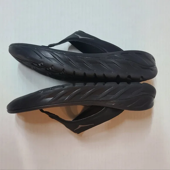 HOKA Women's Black Ora Recovery Flip Flop Sz 6 - Picture 13 of 14